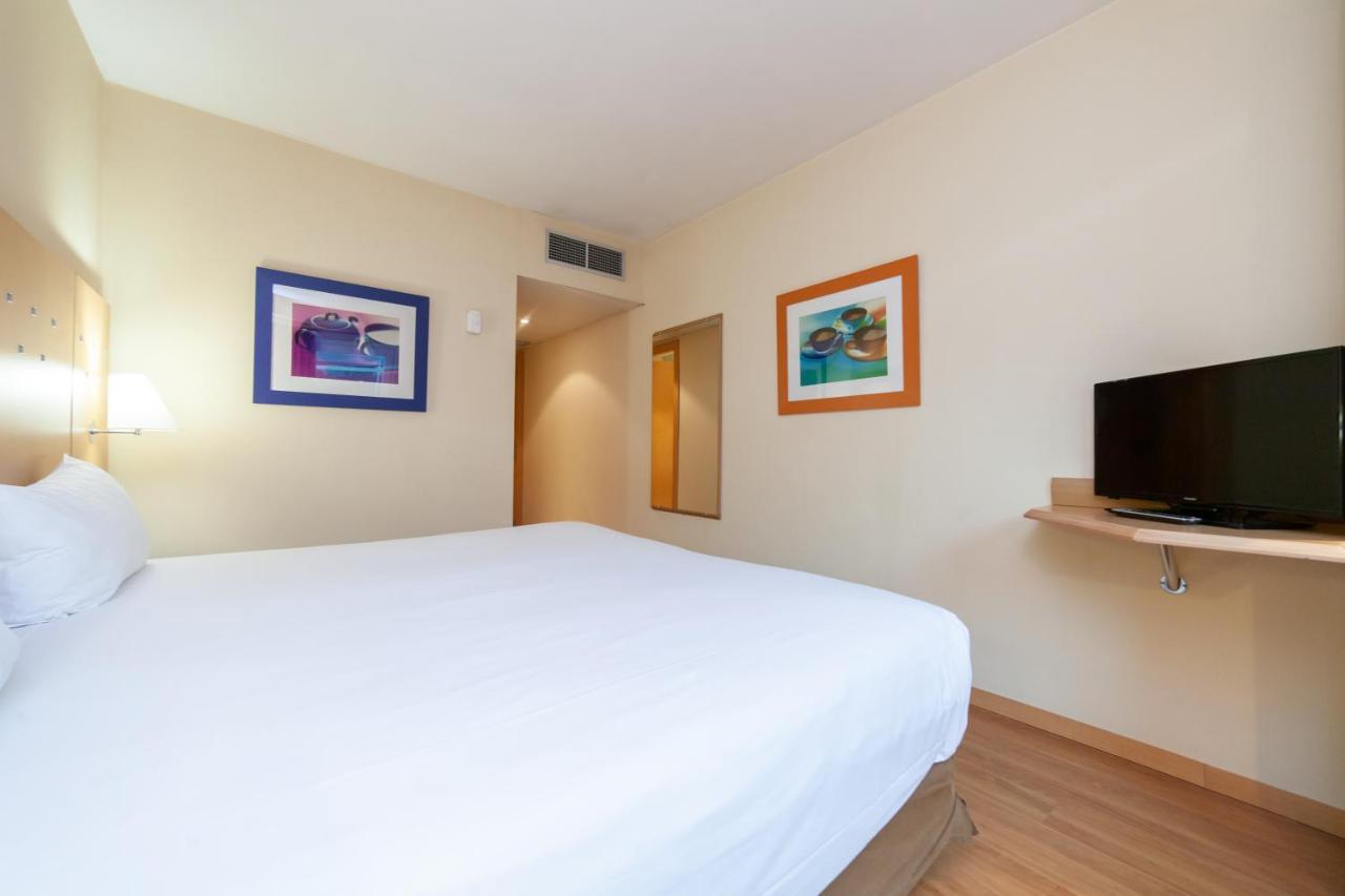 Hotel Ibis Alcala De Henares La Garena Zewnętrze zdjęcie