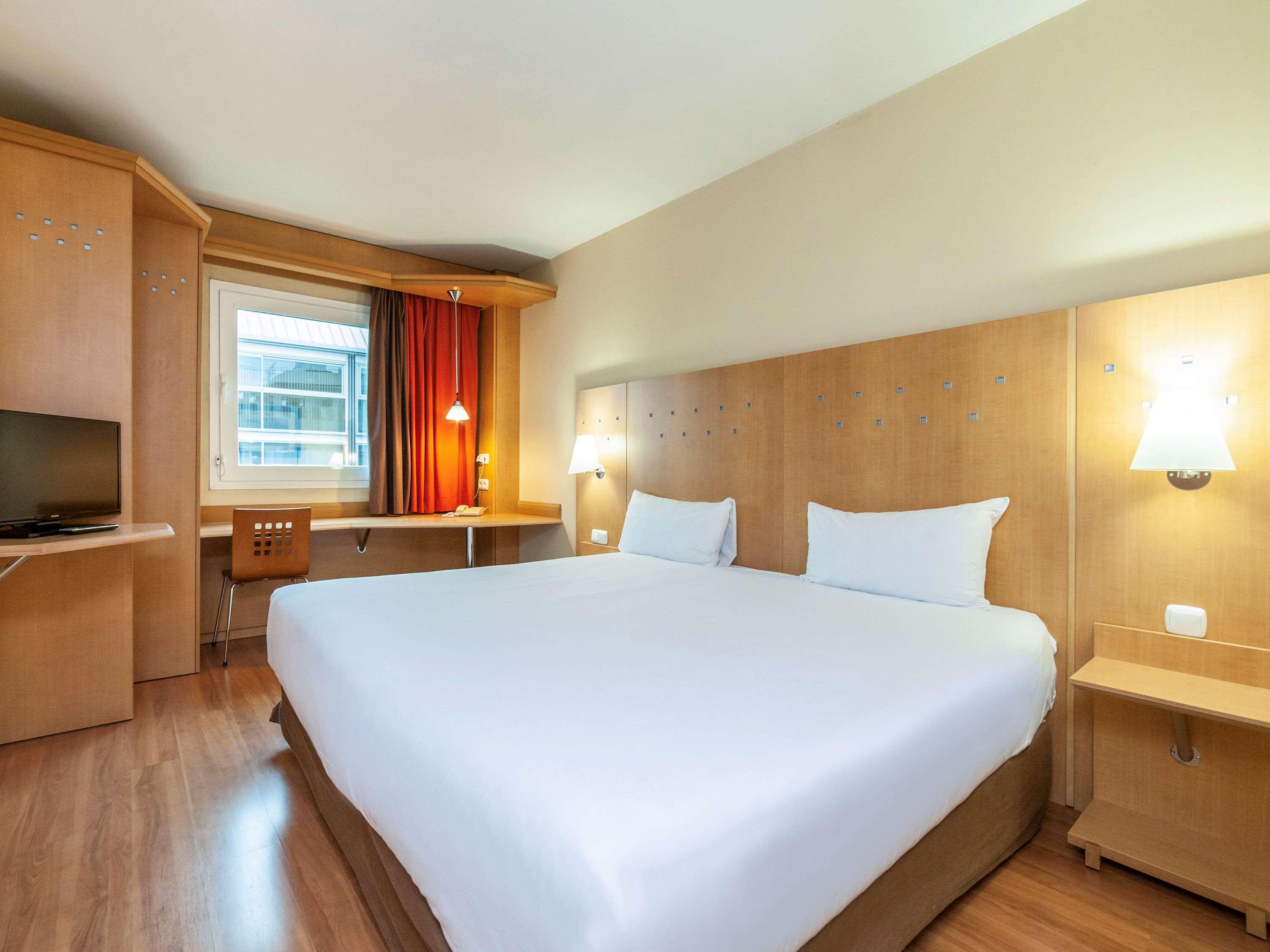 Hotel Ibis Alcala De Henares La Garena Zewnętrze zdjęcie