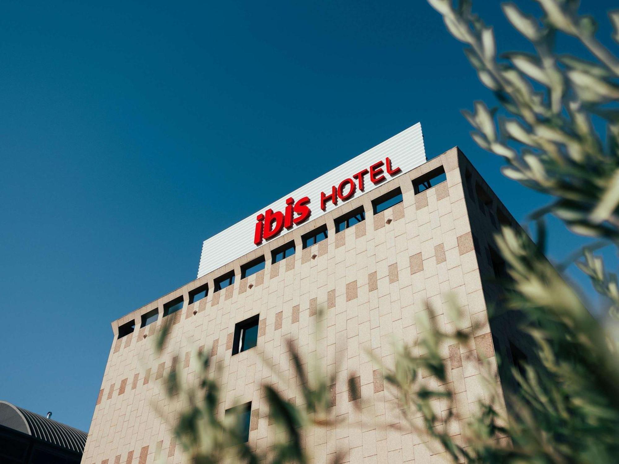 Hotel Ibis Alcala De Henares La Garena Zewnętrze zdjęcie