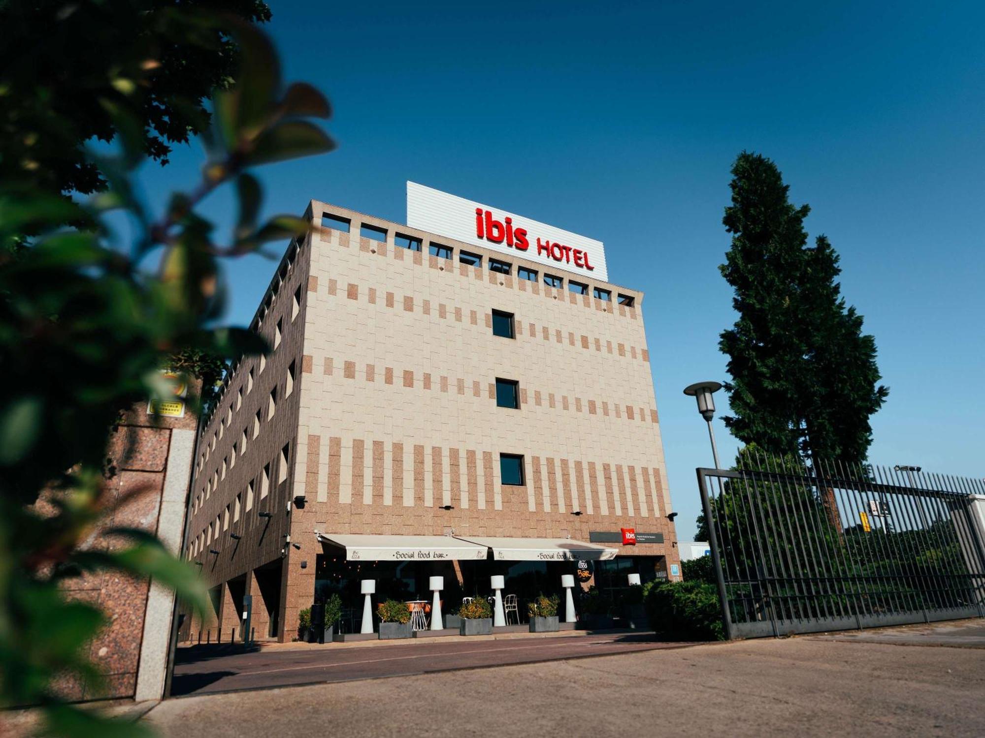 Hotel Ibis Alcala De Henares La Garena Zewnętrze zdjęcie